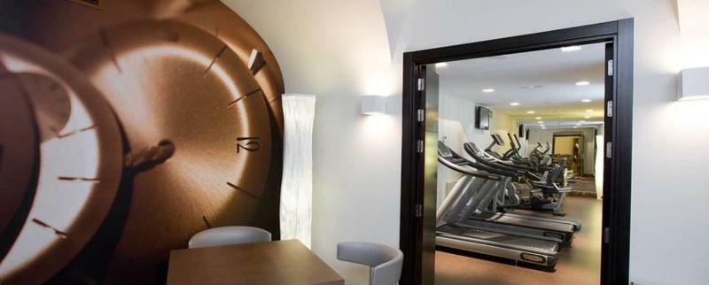 Nh Collection Madrid Palacio De Tepa Exteriér fotografie The gym at the hotel